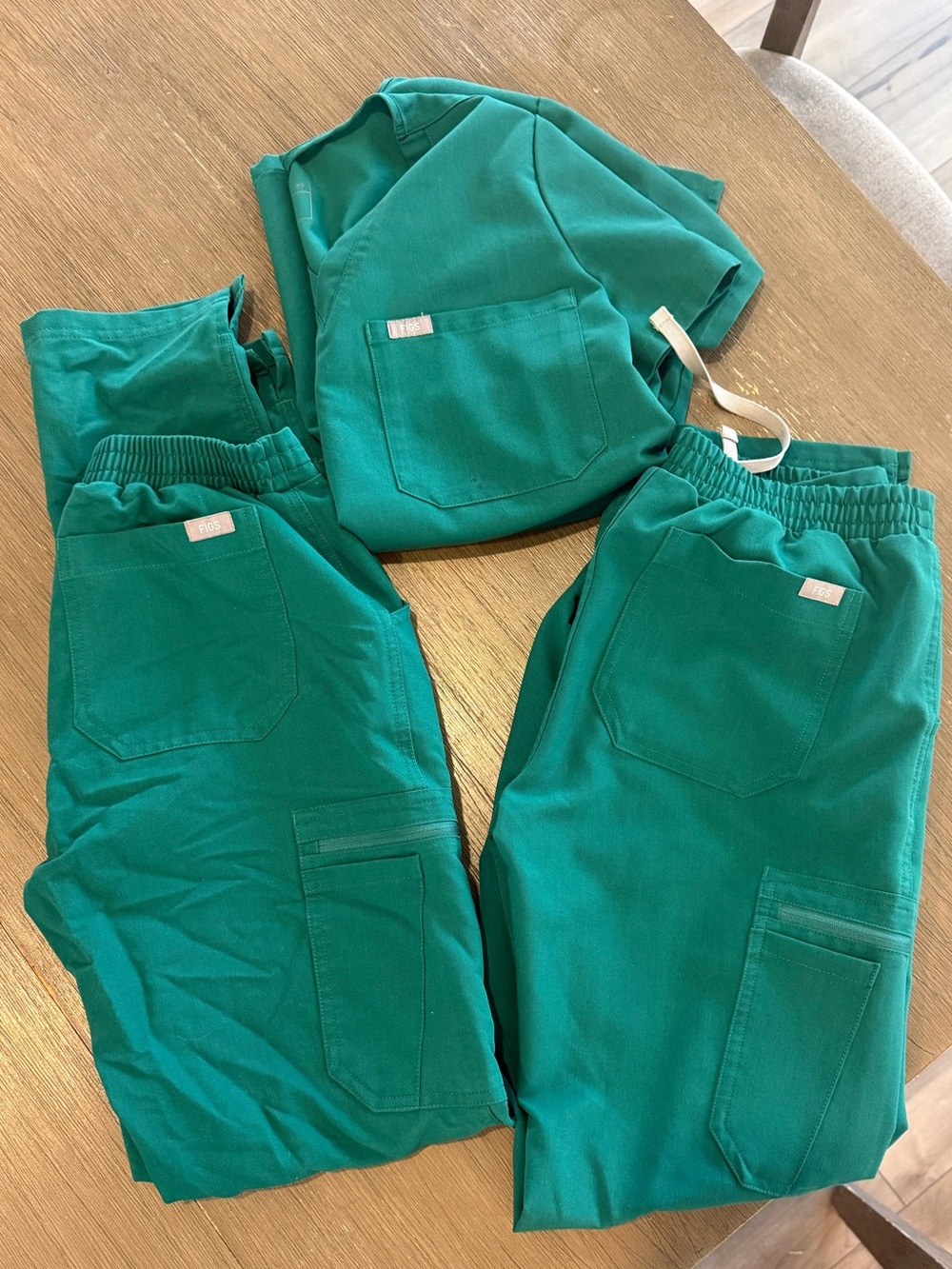 Figs Scrub Set- hunter green with 2 bottoms